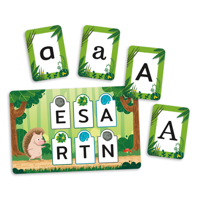 Alpha-bêtes - Exemple de fiche-personnage (hérisson) et exemples de cartes-lettres (différentes formes de la lettre A)